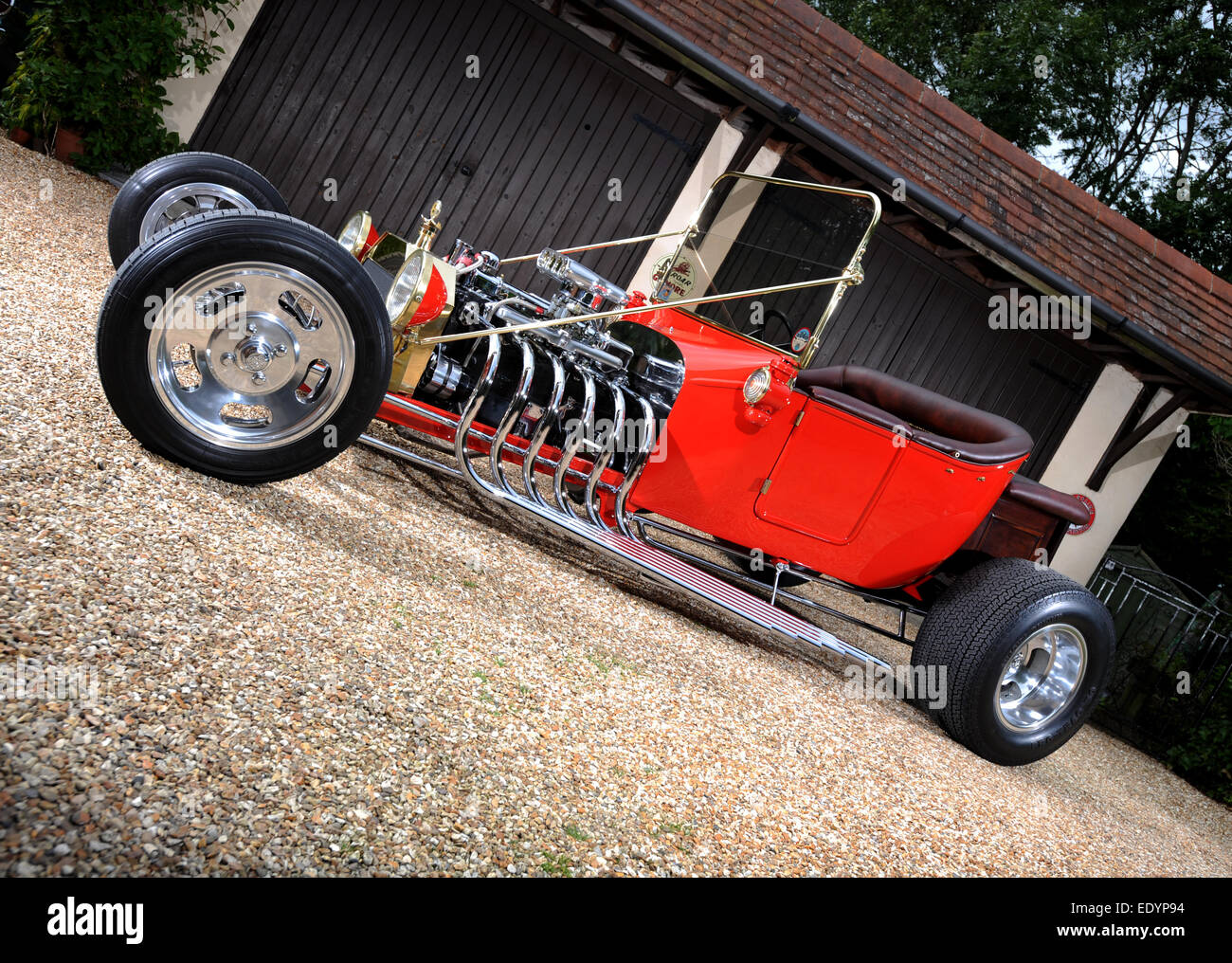 Style traditionnel 60s Ford T-Bucket hot rod fondé sur un modèle de voiture T Banque D'Images