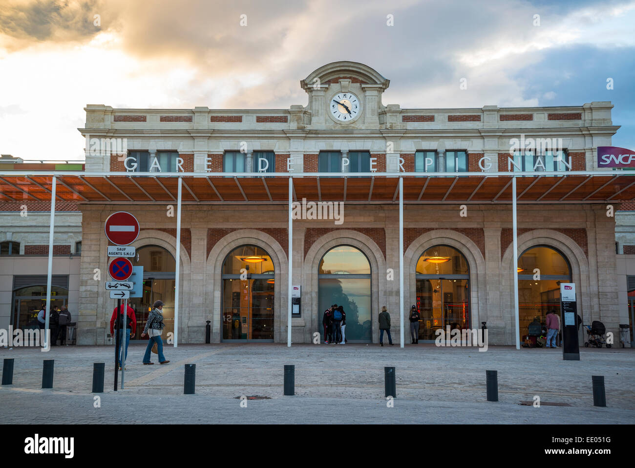 La gare de Perpignan, Pyrénées-Orientales, France Banque D'Images La gare de Perpignan, Pyrénées-Orientales, France Banque D'Images