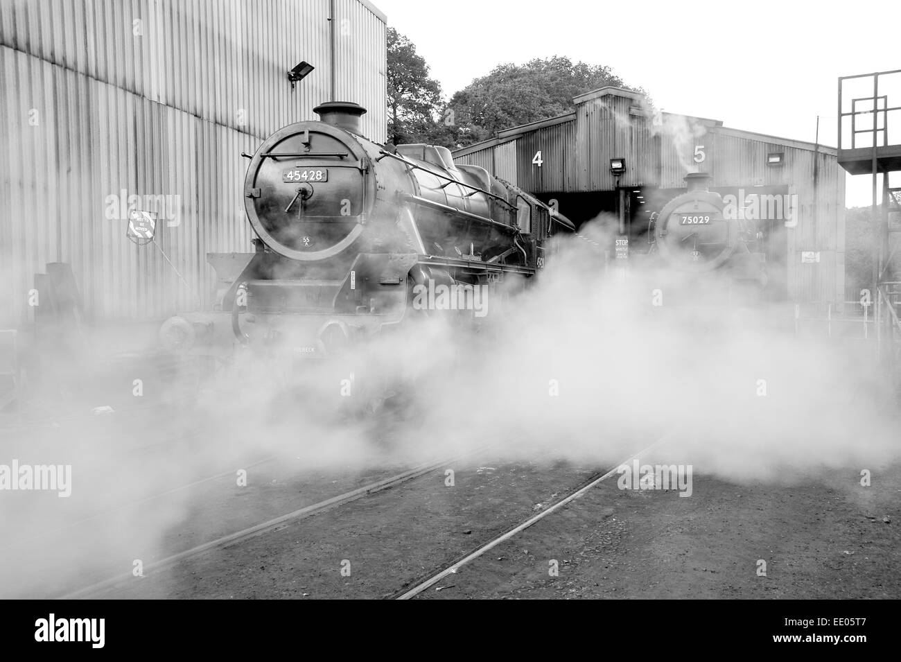 Les moteurs à vapeur Eric Treacy et le chevalier vert moteur Grosmont jette sur le North Yorkshire Moors railway Banque D'Images