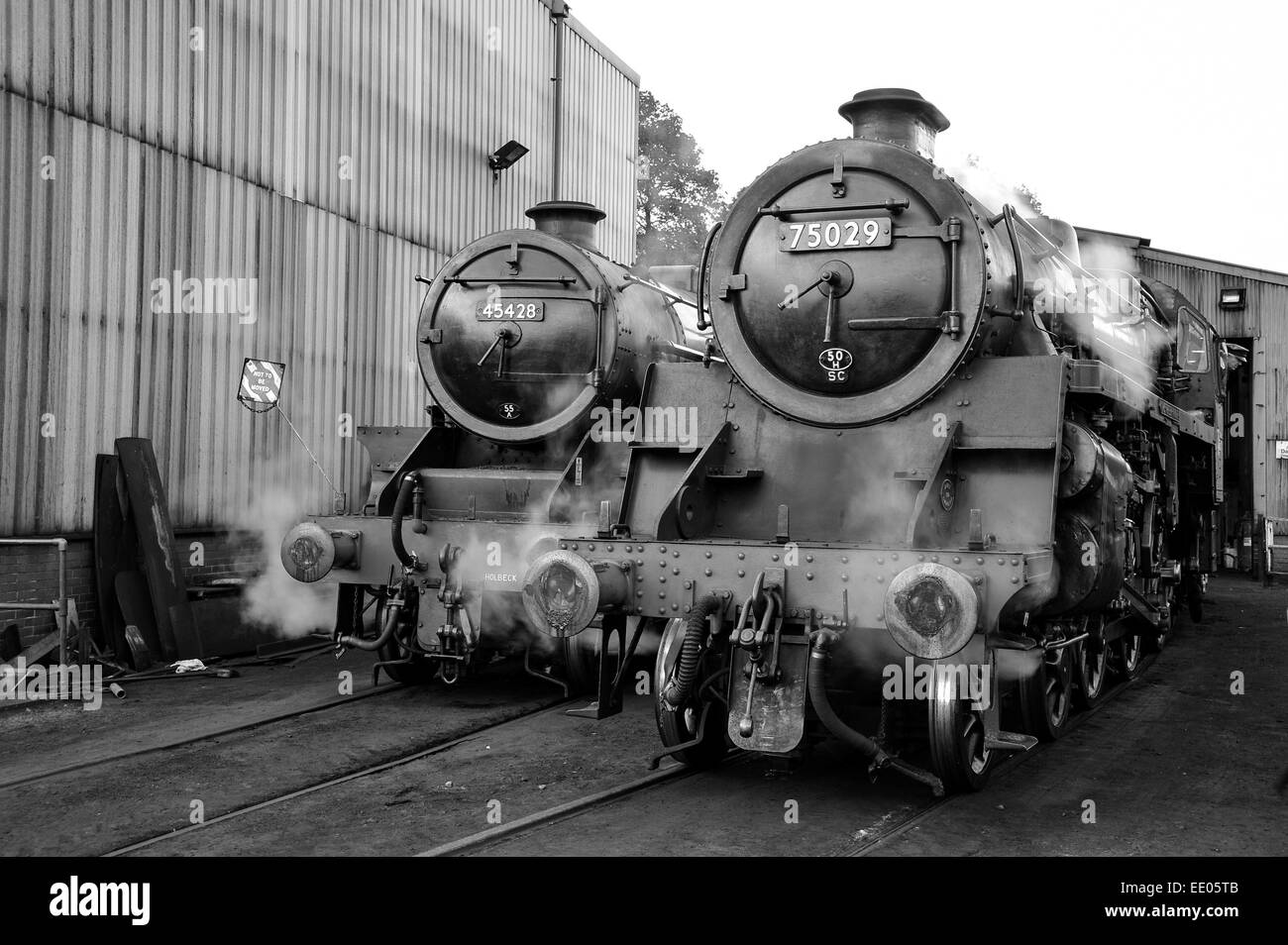 Les moteurs à vapeur Eric Treacy et le chevalier vert moteur Grosmont jette sur le North Yorkshire Moors railway Banque D'Images