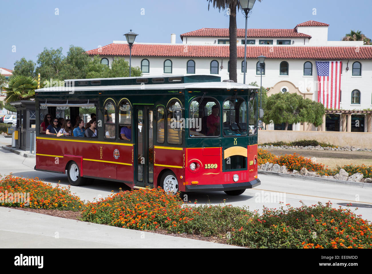 Santa Barbara's Waterfront Centre-ville Bus Transit passager électrique en Californie USA Banque D'Images