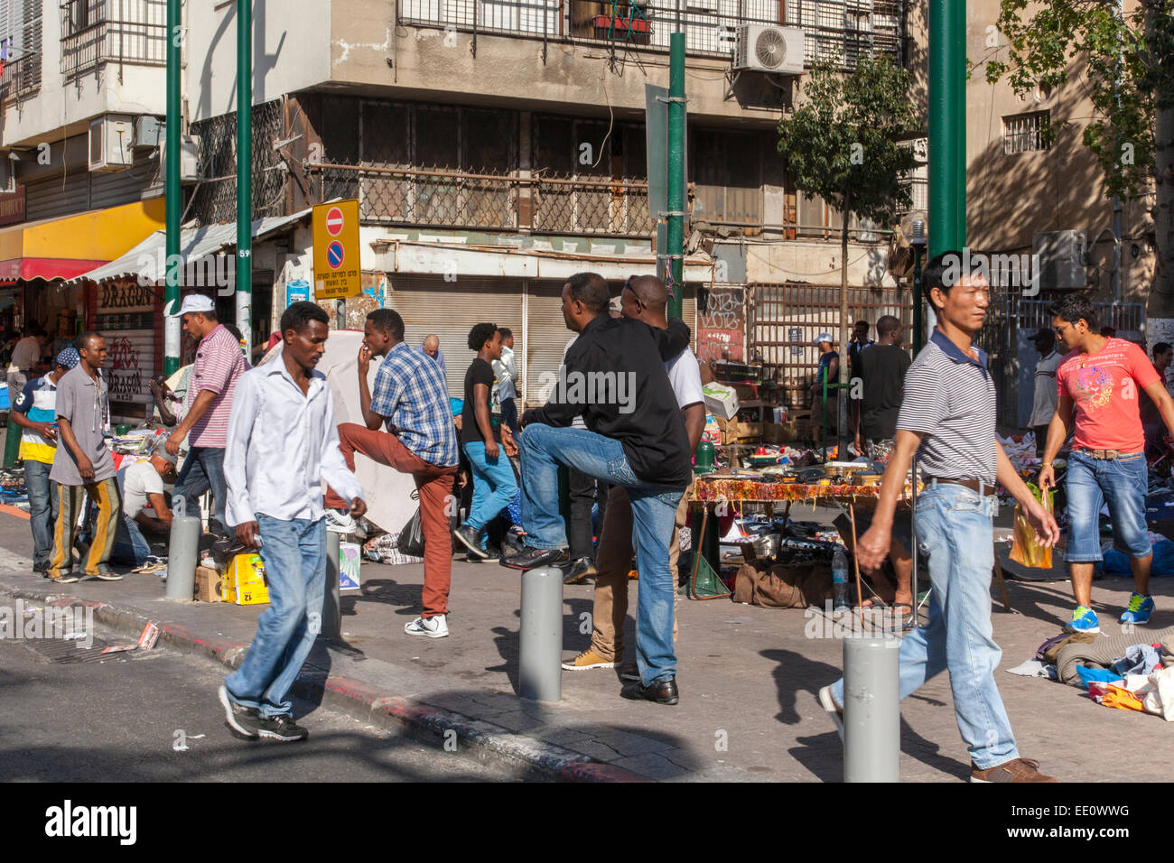 Les migrants africains au centre-ville de Tel Aviv, Israël Banque D'Images