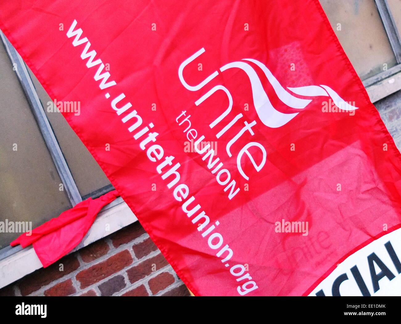 Londres, Royaume-Uni. 13 janvier, 2015. Les conducteurs de bus et les autres membres de l'union mis en place une ligne de piquetage à l'extérieur de la gare routière de Stockwell Day Crédit : Nelson Pereira/Alamy Live News Banque D'Images