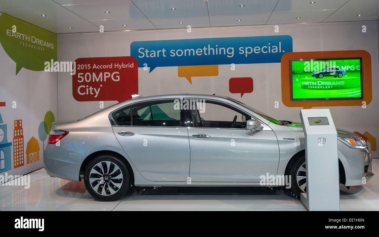 Detroit, MI, USA. 12 Jan, 2015. La Honda Accord Hybrid 2015 brille au North American International Auto Show 2015 à Detroit, MI Crédit : Alexis Simpson/ZUMA/Alamy Fil Live News Banque D'Images