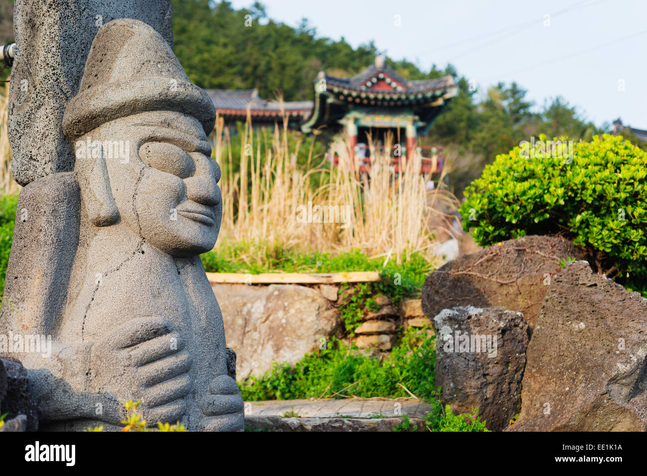 Hareubang harubang (DOL) la protection et la fécondité à Sanbanggulsa statue Temple, l'île de Jeju, Corée du Sud, Asie Banque D'Images