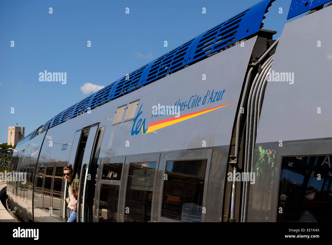 TER (Train Express Régional) Provence Alpes-Côte-d'Azur est l'exploitation du réseau ferroviaire dans la région Provence Alpes-Côte-d'Azur. Banque D'Images