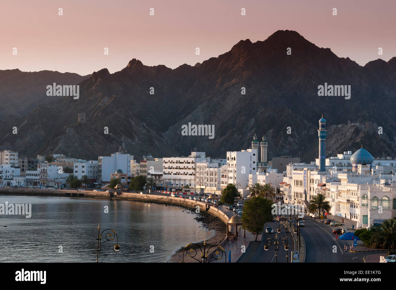 Muttrah Mosque Oman muscat muttrah mosque minaret Banque de photographies et d’images ...