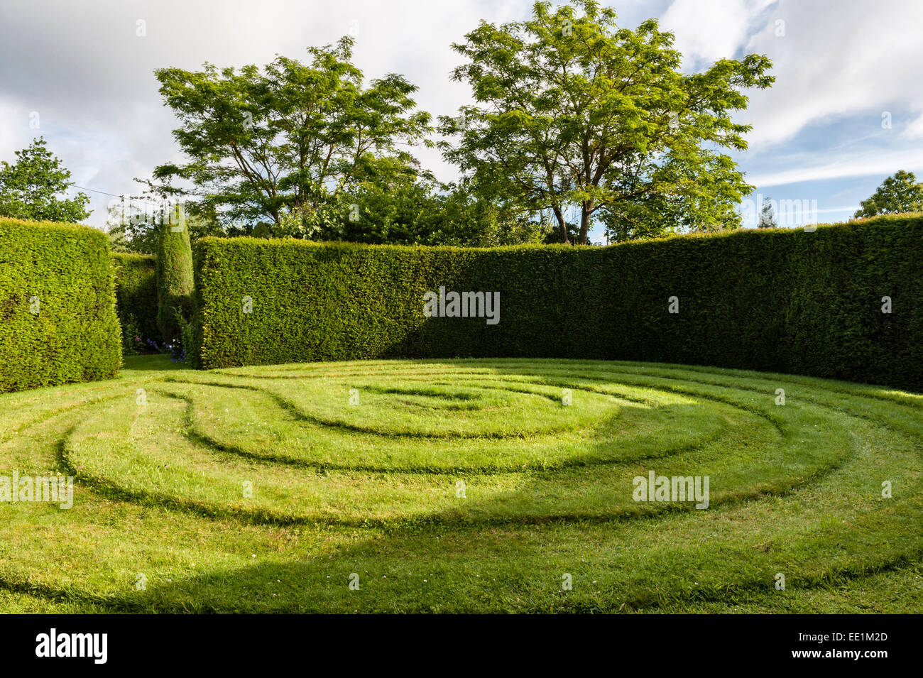 The Dower House Garden, Morville Hall, Shropshire. Un labyrinthe unicursal (avec un seul chemin) créé par Katherine Swift, auteur des Morville Hours Banque D'Images