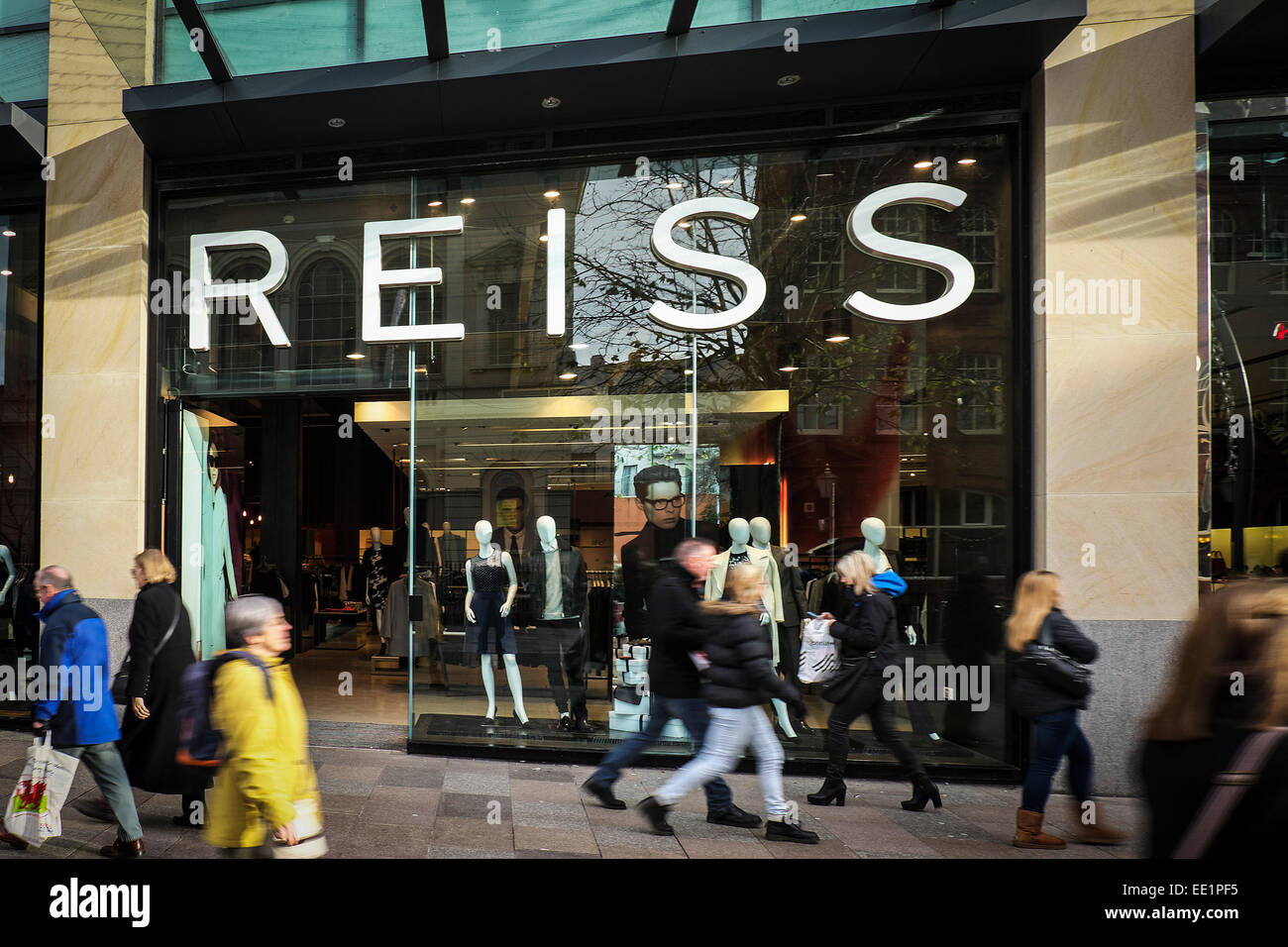 Le magasin REISS dans le centre-ville de Cardiff. Banque D'Images