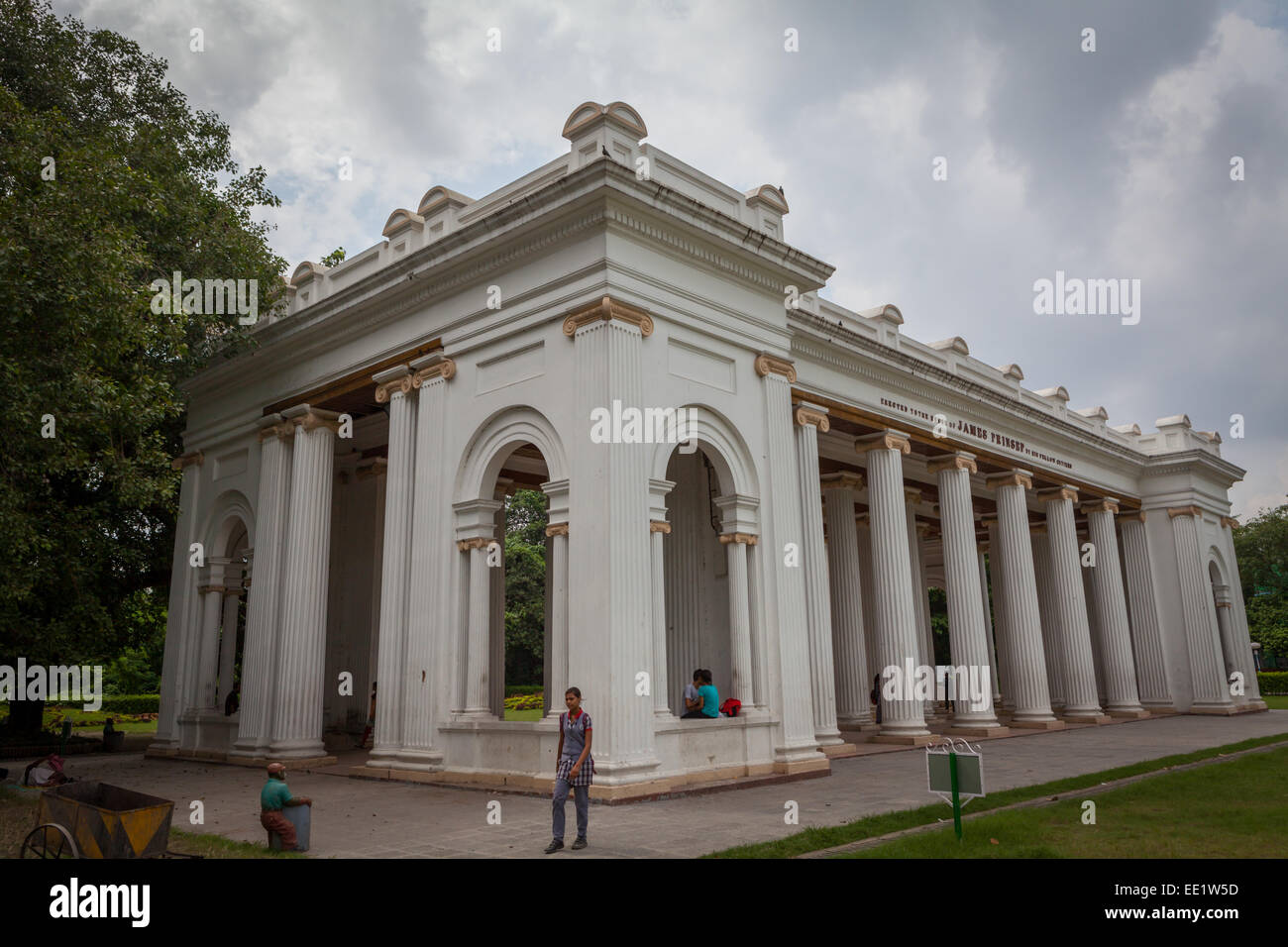 Monument en l'honneur de James Prinsep (1799-1840), situé à proximité de la rivière Hooghly à Kolkata, Bengale occidental, Inde. Banque D'Images