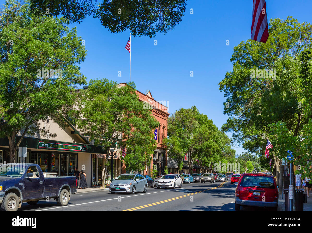 Rue principale à Saint Helena, Napa Valley, Vin de Pays, California, USA Banque D'Images