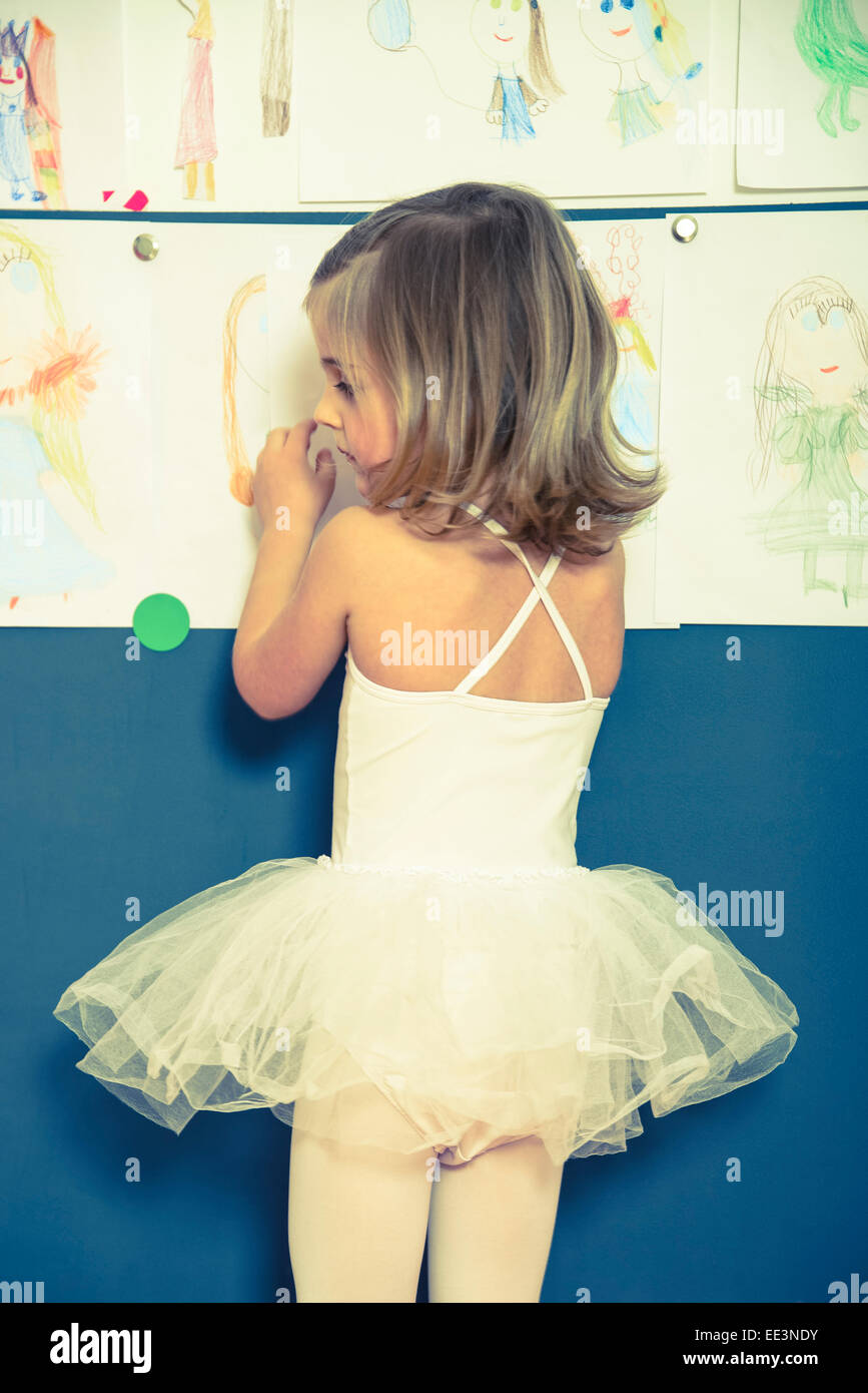 Little girl wearing costume de scène Banque D'Images