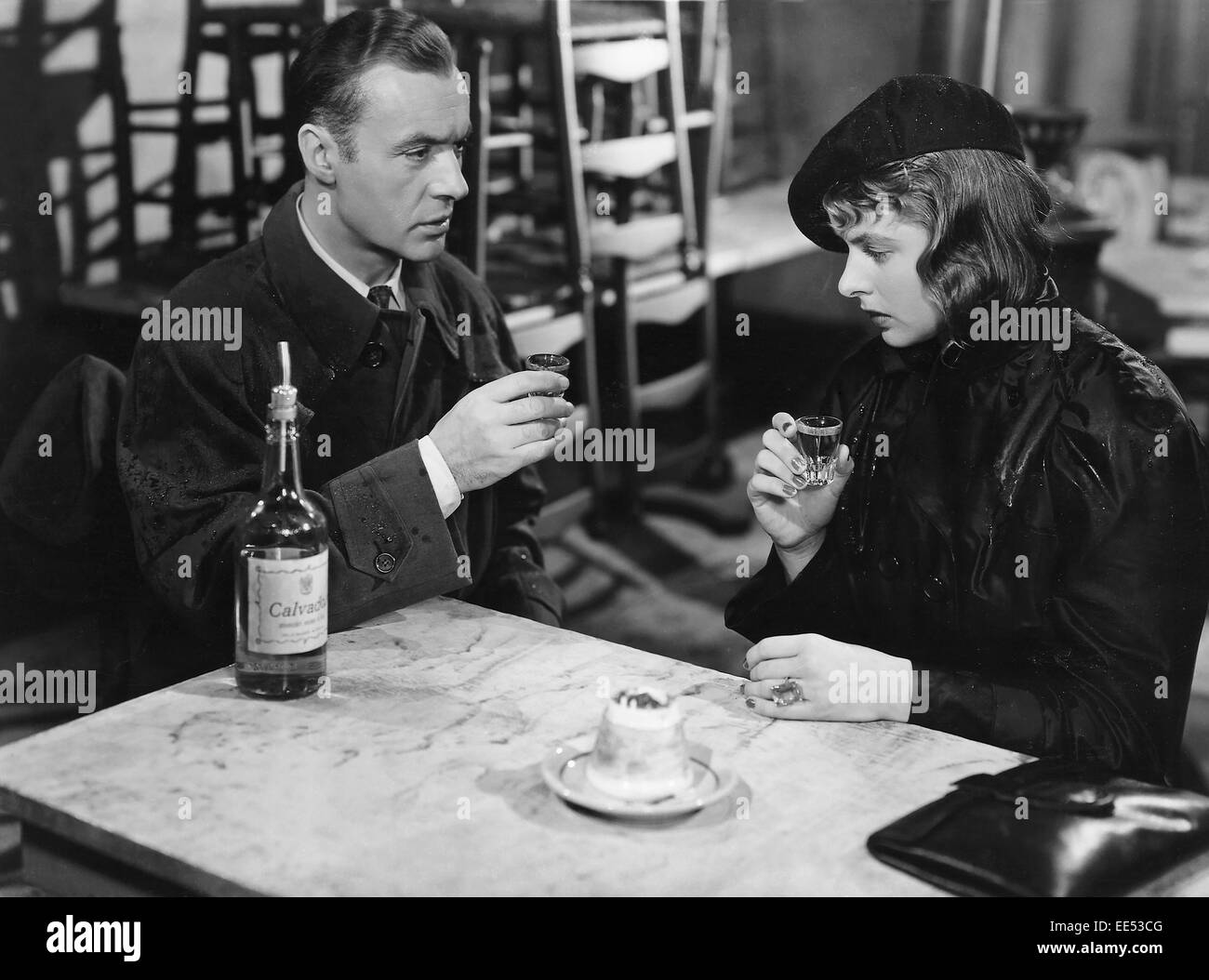 Charles Boyer et Ingrid Bergman, sur-ensemble du film, 'Arc de Triomphe', 1948 Banque D'Images