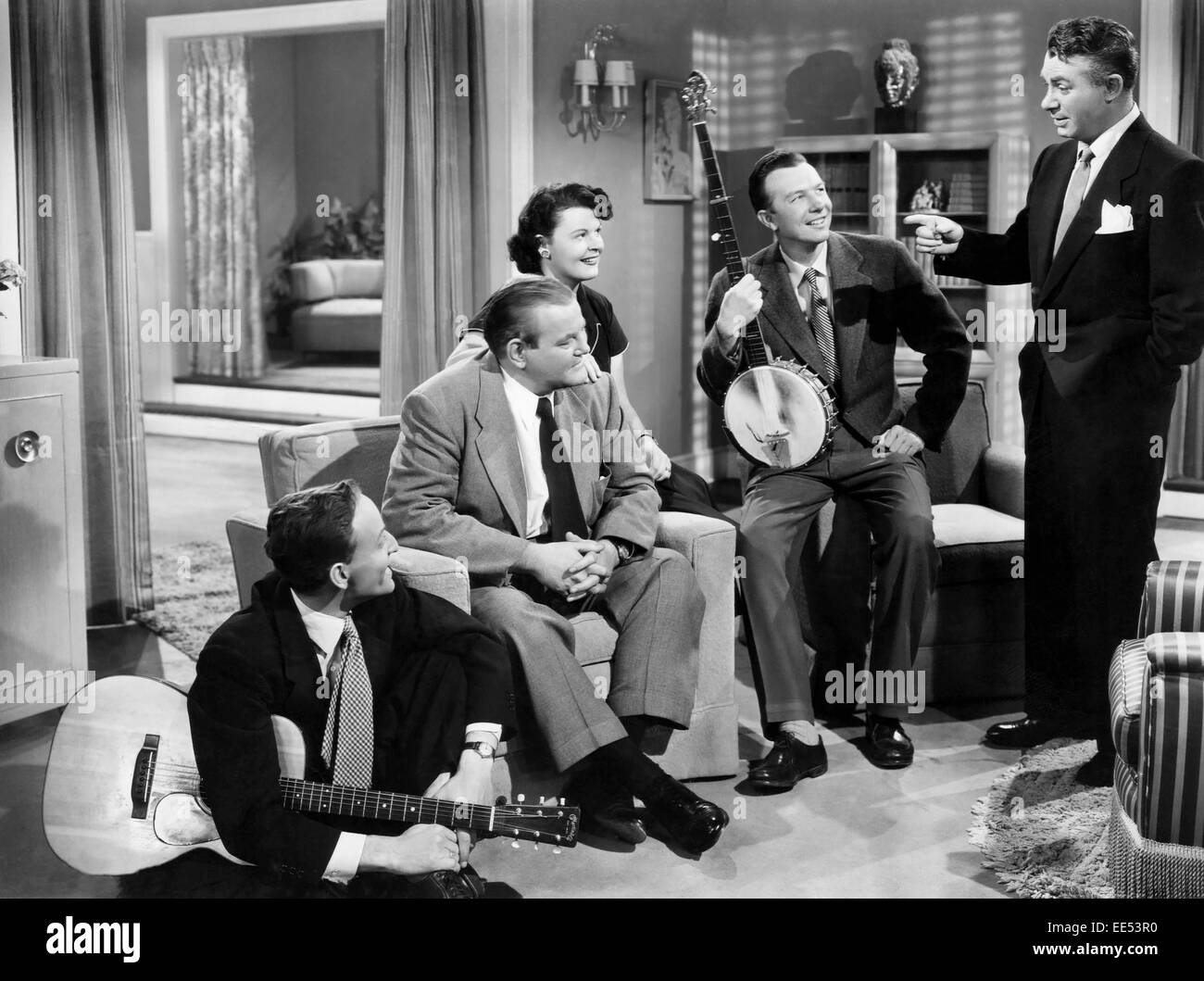 Les tisserands, (Fred Hellerman, Lee Hays, Ronnie Gilbert, Pete Seeger), sur-ensemble du film, 'Disc-Jockey', 1951 Banque D'Images