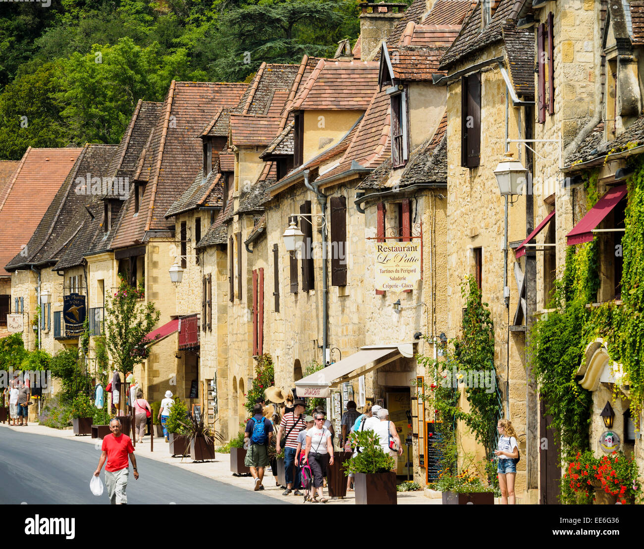 Bâtiments de la Roque-Gageac, classé comme l'un des 'Plus beaux villages de France' (plus beaux villages de France). Banque D'Images