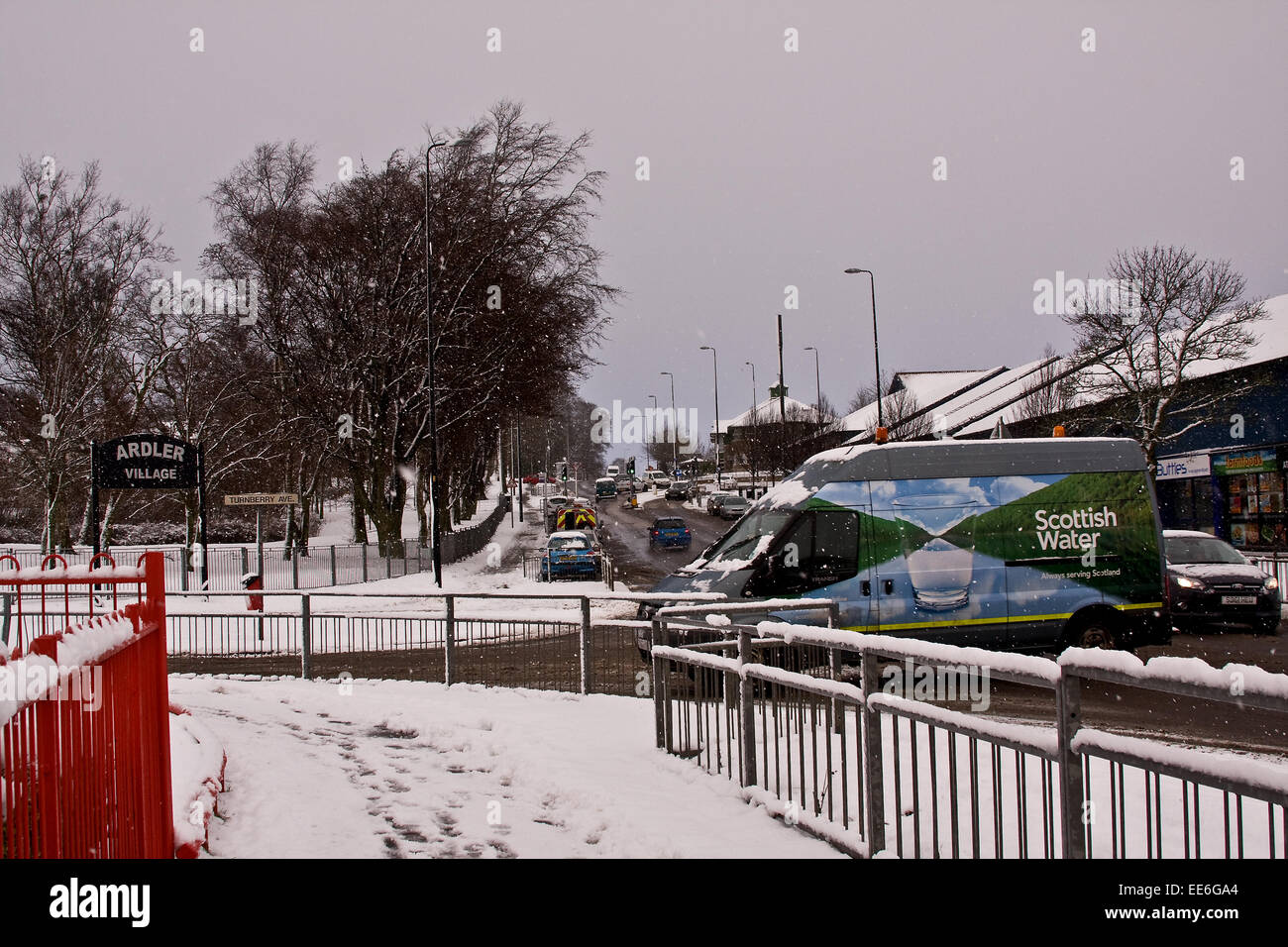 Dundee, Écosse, Royaume-Uni, le 14 janvier, 2015. UK Met Office : Météo alerte jaune Questions de fortes averses de neige pour disparaître progressivement Dundee devenir pluvieux et venteux ce soir. Plus d'accumulation de 2 à 5 cm de neige sont probablement au-dessus d'environ 100 m sur la moitié nord de l'Écosse où un autre 10 cm ou plus est probablement au-dessus de 200 m. Credit : Dundee Photographics/Alamy Live News Banque D'Images