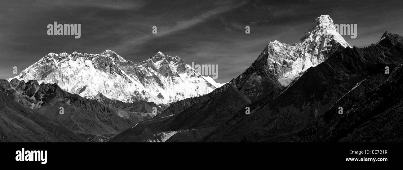 Des sommets enneigés du Mont Everest, Lhotse et l'Ama Dablam Montagne, Himalaya, UNESCO World Heritage Site, National Sagarmatha Banque D'Images