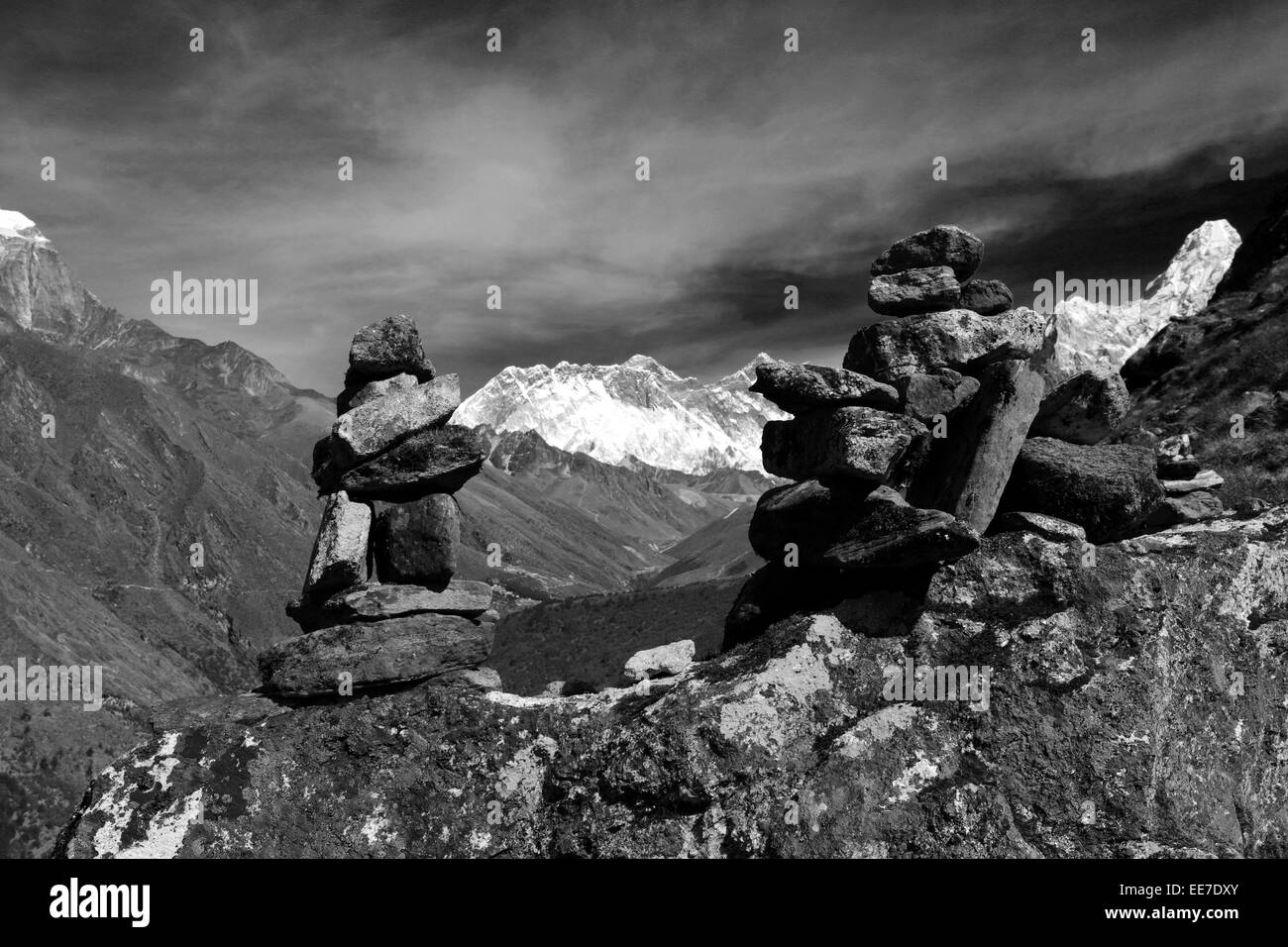 La prière des pierres et le stupa bouddhiste, Tengboche Tengboche Ri Hill village, Camp de base de l'Everest trek, Site du patrimoine mondial de l'UNESCO Banque D'Images