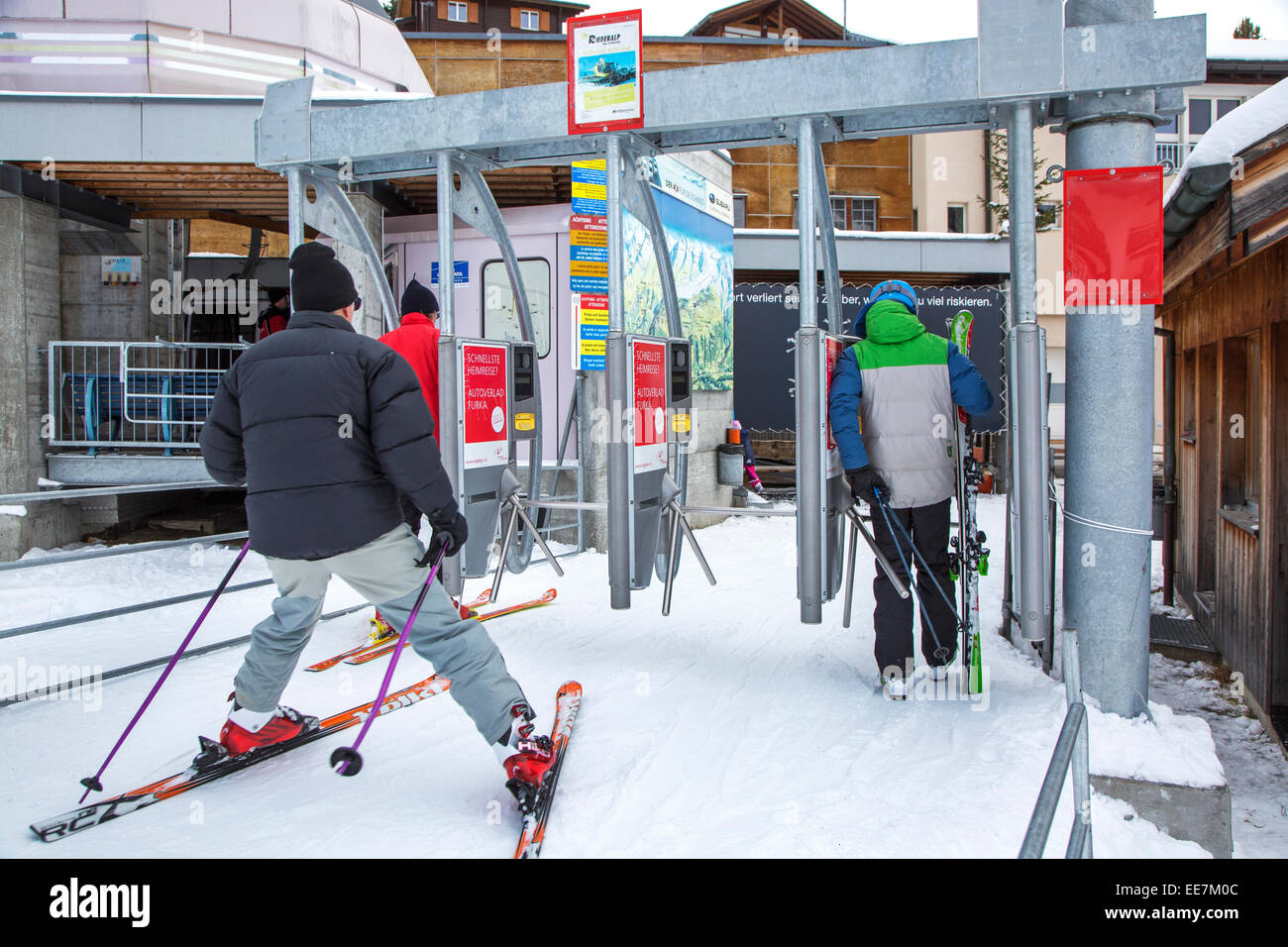 La station de télécabine de skieurs dans station de sports d'hiver à Riederalp, Valais / Valais, Suisse Banque D'Images