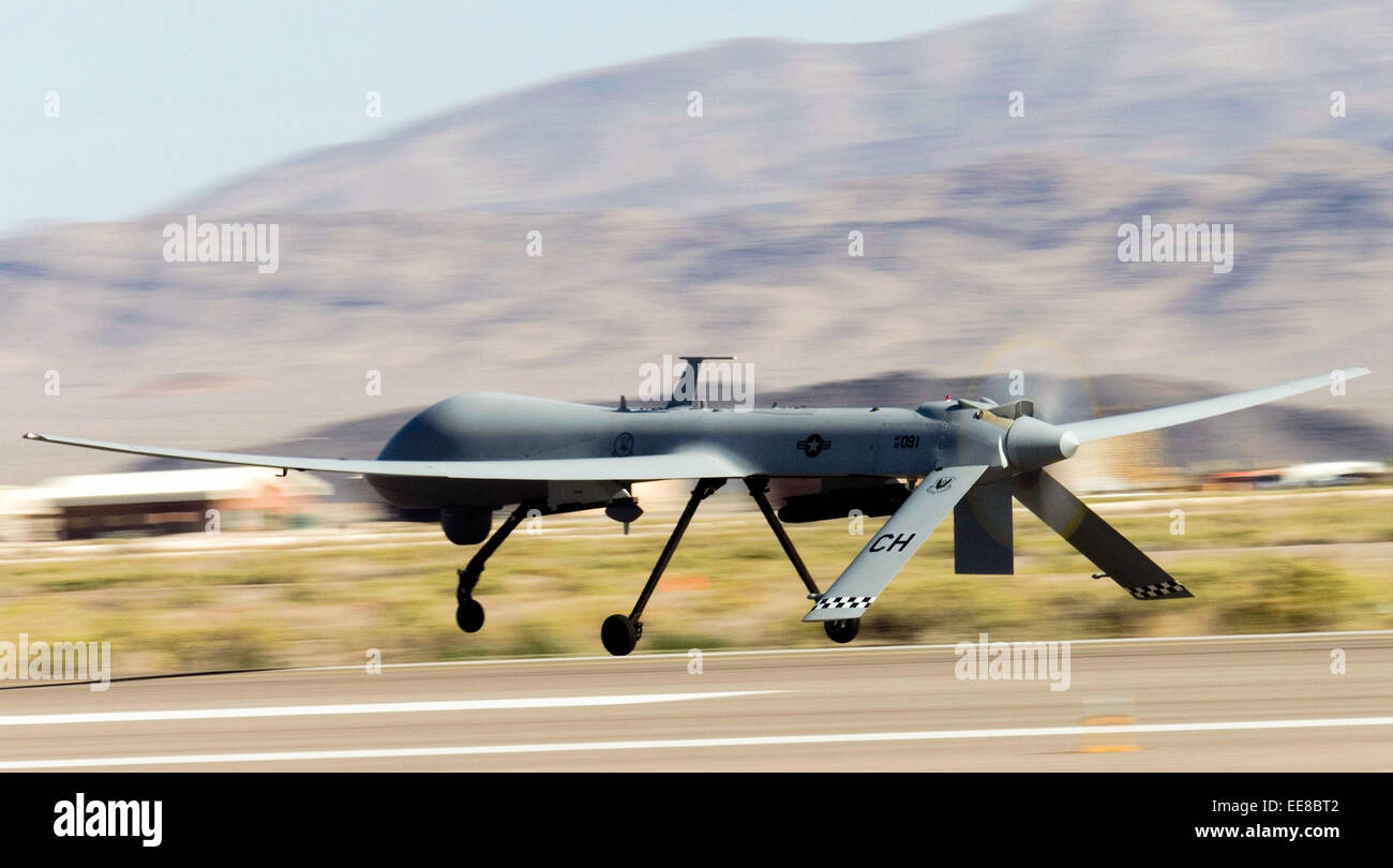 MQ-1 Predator drone (UAV) décolle de Creech Air Force Base dans le Nevada. Voir la description pour plus d'informations. Banque D'Images