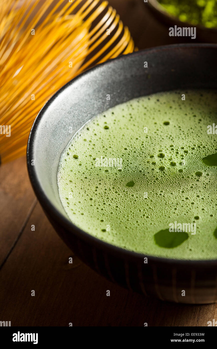 The Vert Matcha dans un bol Banque D'Images