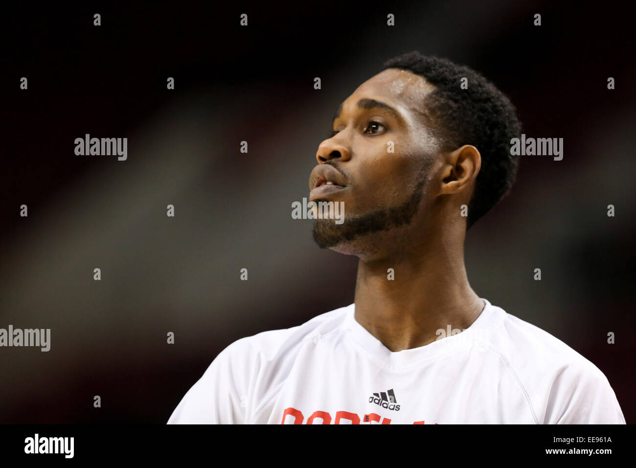 14 janvier 2015 - BARTON (5) se réchauffe avant le match. L'Université de l'Oregon joue à l'état de l'Oregon de Reser Stadium le 29 novembre 2014. © David Blair/ZUMA/Alamy Fil Live News Banque D'Images