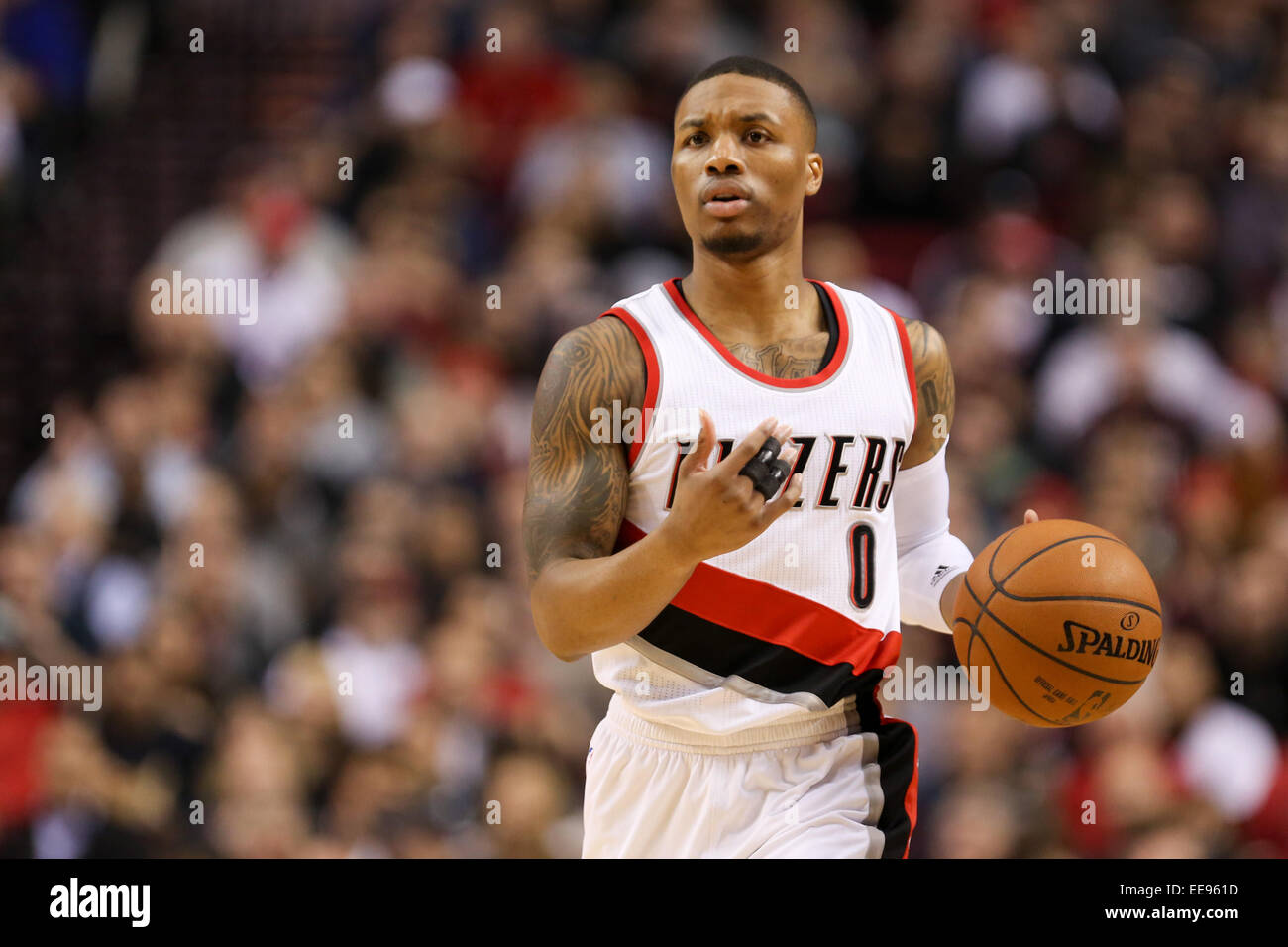 14 janvier 2015 - DAMIAN LILLARD (0) ouvre le bal. L'Université de l'Oregon joue à l'état de l'Oregon de Reser Stadium le 29 novembre 2014. © David Blair/ZUMA/Alamy Fil Live News Banque D'Images