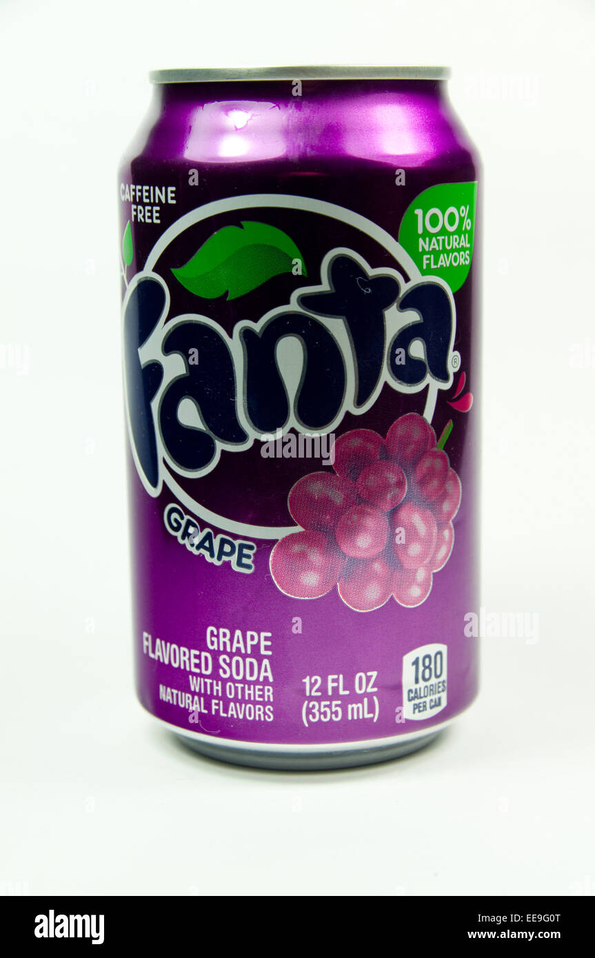Peut de Fanta Grape fizzy drink. Banque D'Images