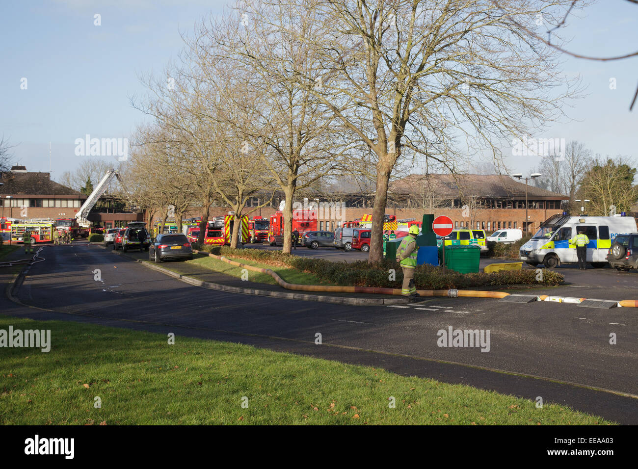 Crowmarsh Gifford, Oxfordshire, UK. 15 janvier, 2015. Lendemain d'incendie sur les bureaux du Conseil et à proximité funérarium, Crowmarsh Gifford, Oxfordshire, UK. Crédit : Chris Canon/Alamy Live News Banque D'Images