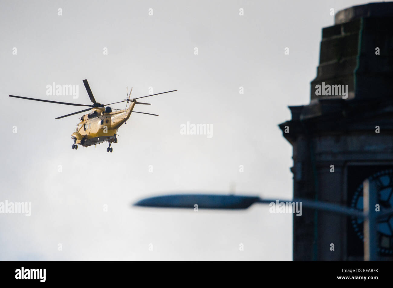 Aberystwyth, Pays de Galles, Royaume-Uni. 15 janvier 2015. Les services d'urgence sont ce matin à la recherche d'un retraité. Aberystwyth manquant Richard John Middleton, 82, également connu sous le nom de 'Jack' ou 'Jackie', a été vu pour la dernière fois à son domicile à Aberystwyth le mercredi soir. Le Service d'incendie et de sauvetage et des garde-côtes effectuent des recherches le long de la rivière, et l'embarcation de sauvetage de la RNLI est également à la recherche. Credit : Keith morris/Alamy Live News Banque D'Images