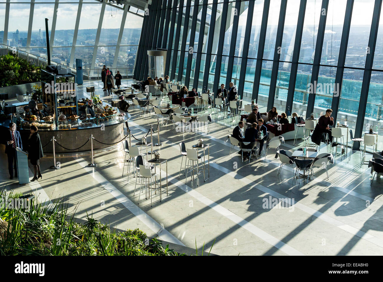 Le Sky Garden est un jardin public et plate-forme d'observation en haut de 20 Fenchurch Street, également connu sous le nom de Walkie-Talkie de Banque D'Images