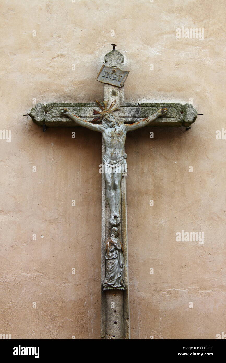 La pierre ancienne crucifix, symbole de la foi chrétienne Banque D'Images La pierre ancienne crucifix, symbole de la foi chrétienne Banque D'Images
