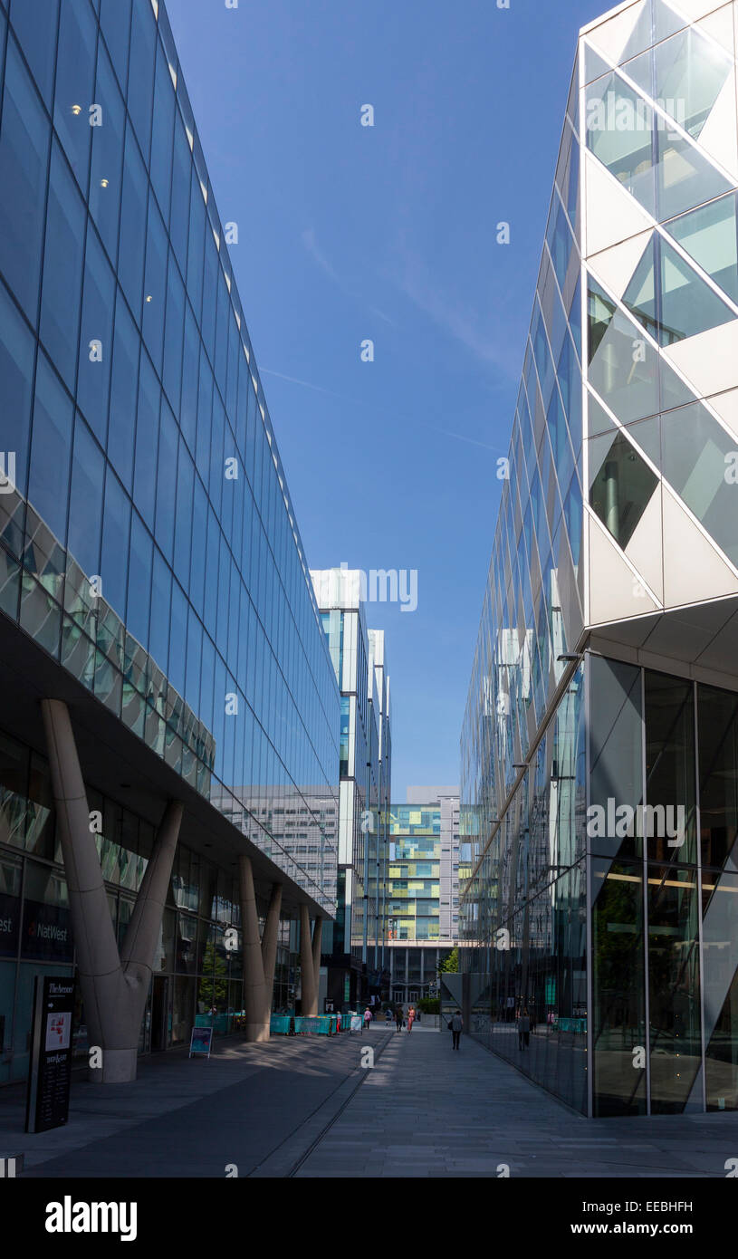 L'Angleterre, à Manchester, à l'architecture moderne à Spinningfields financial district Banque D'Images