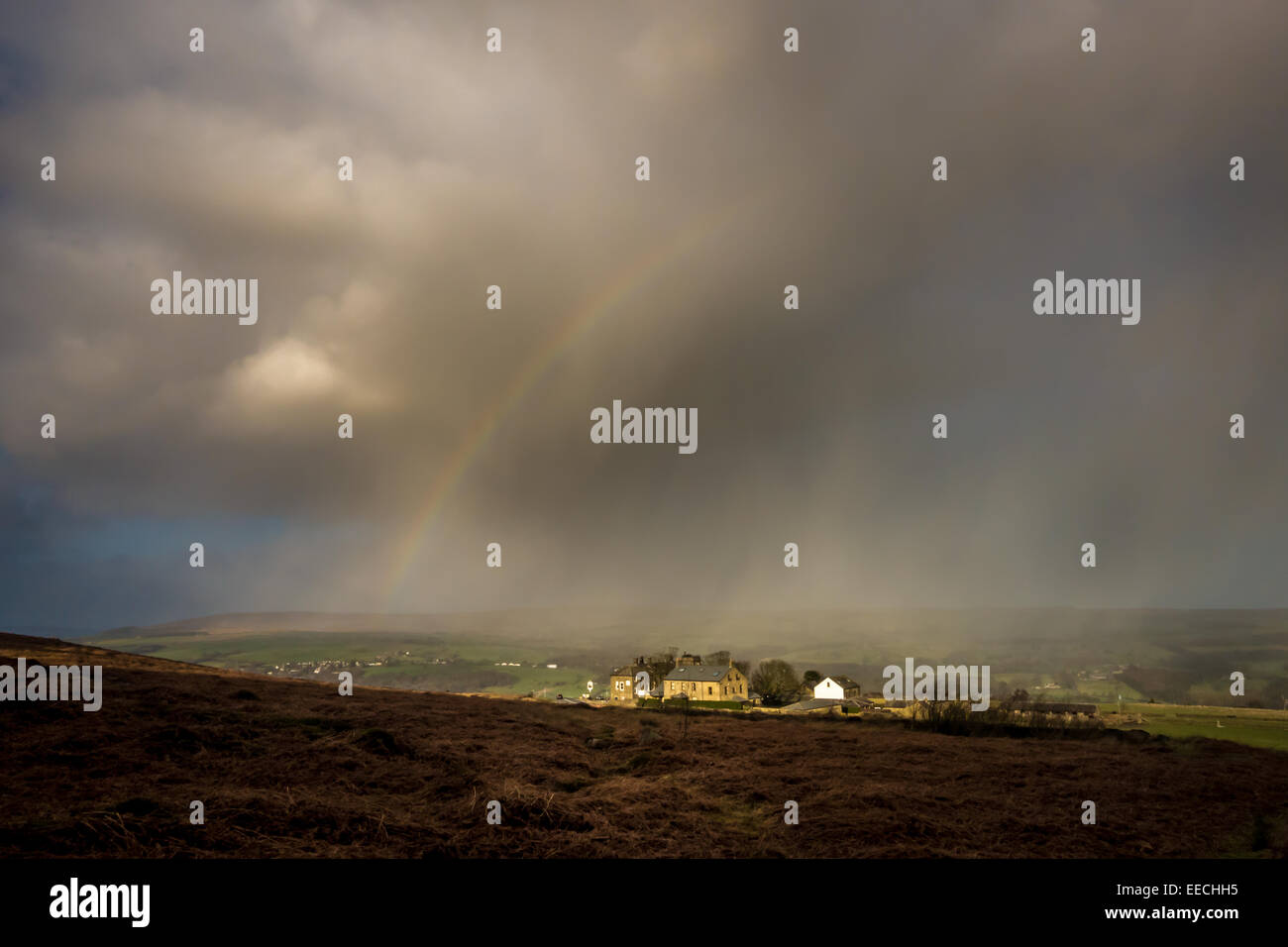 Météo arc-en-ciel et sur Ilkley Banque D'Images