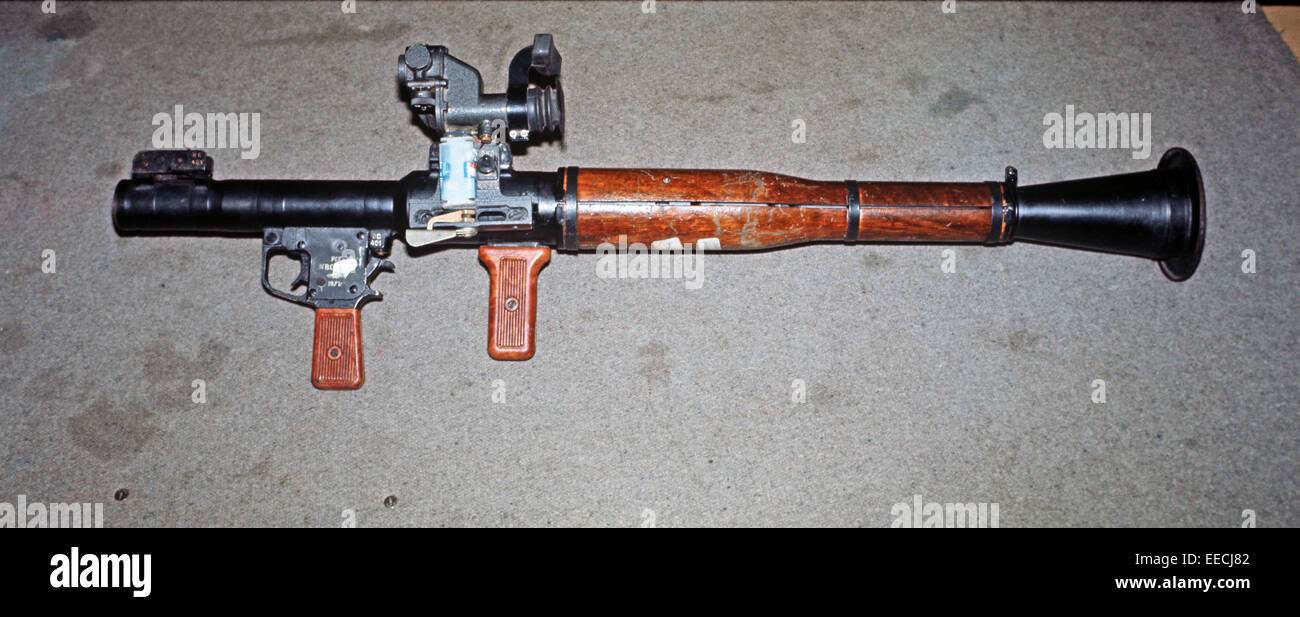 Armes de ULSTER - février 1972. Lance-roquettes RPG-7, utilisé par l'IRA, l'Armée républicaine irlandaise et capturés par la RUC, Royal Ulster Constabulary, Irlande du Nord. Banque D'Images