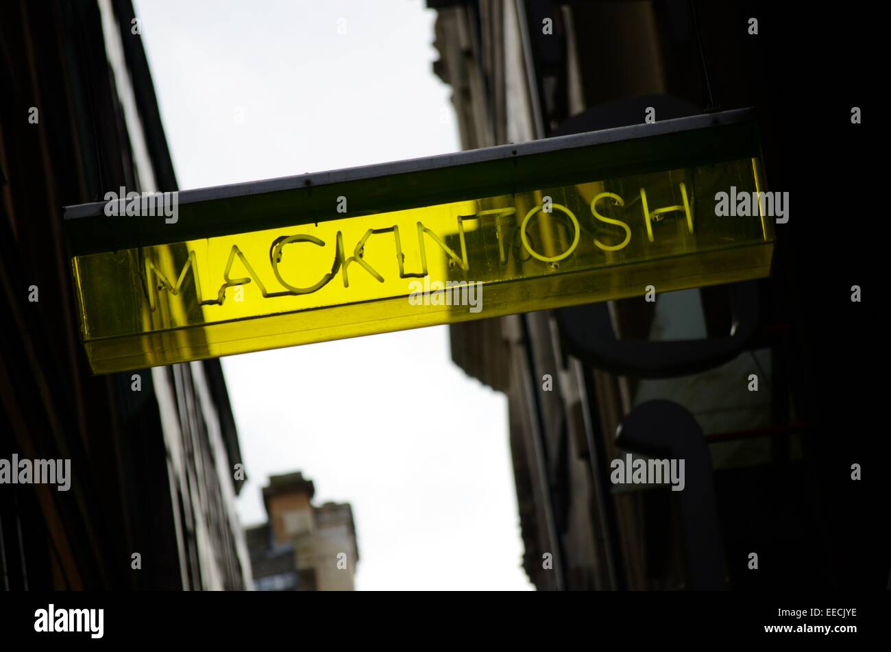 Enseignes au néon sur Mitchell Lane à Glasgow, Ecosse Banque D'Images