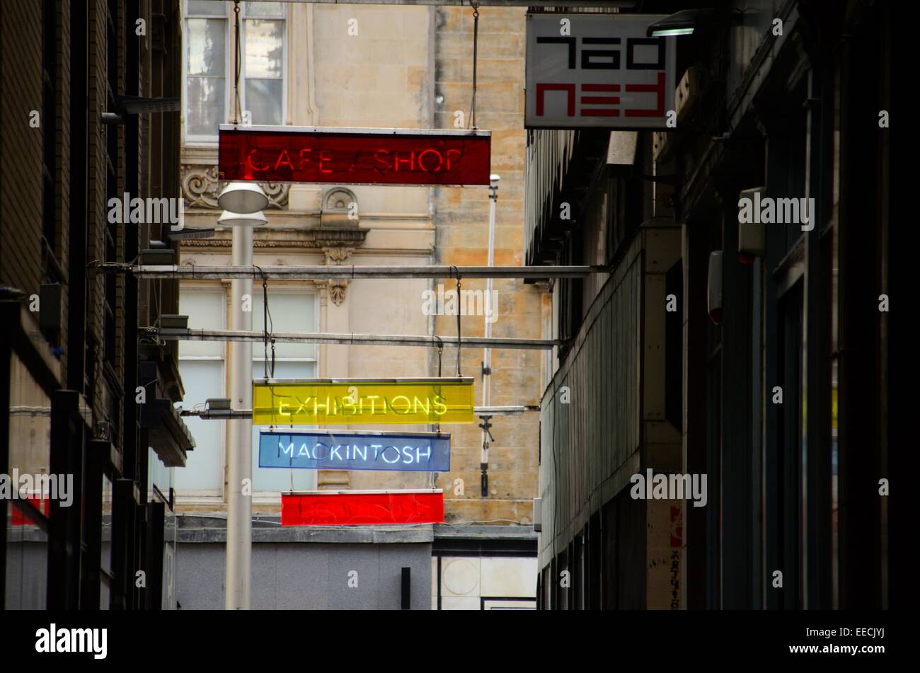 Enseignes au néon sur Mitchell Lane à Glasgow, Ecosse Banque D'Images