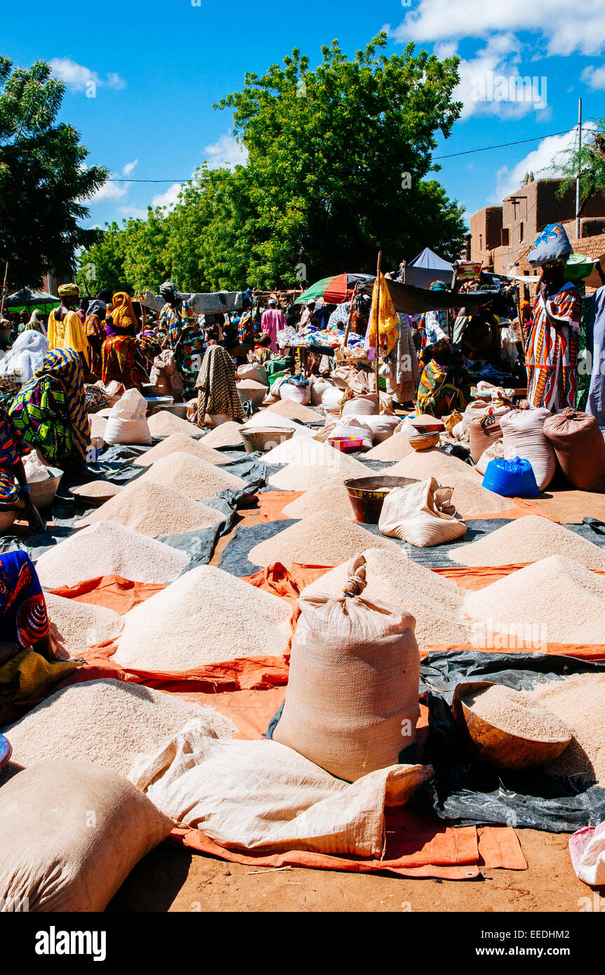 Étal de riz au marché lundi, Djenné, Mali. Banque D'Images