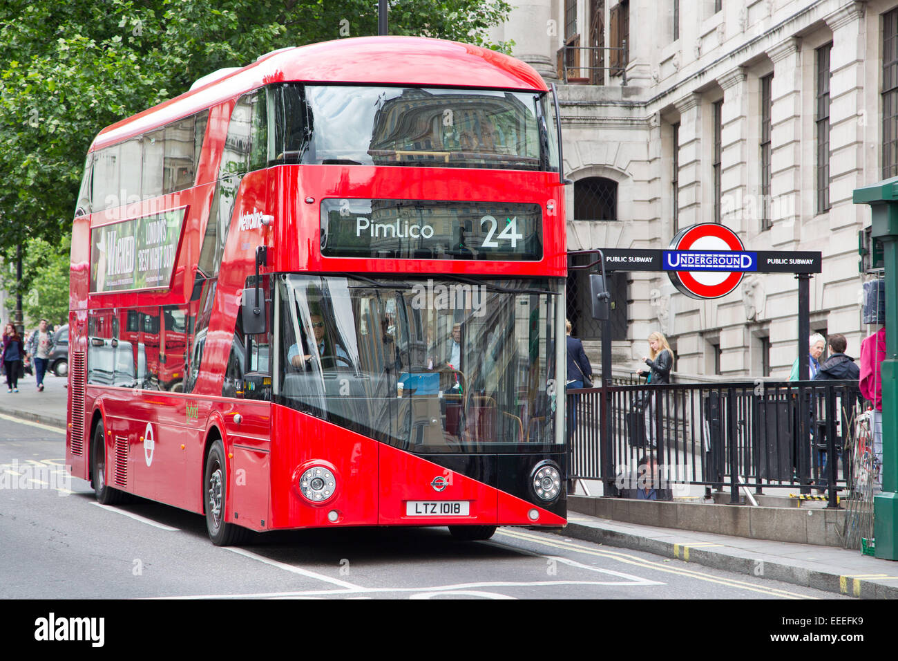 De nouveaux Bus pour Londres sur la route 24 Banque D'Images