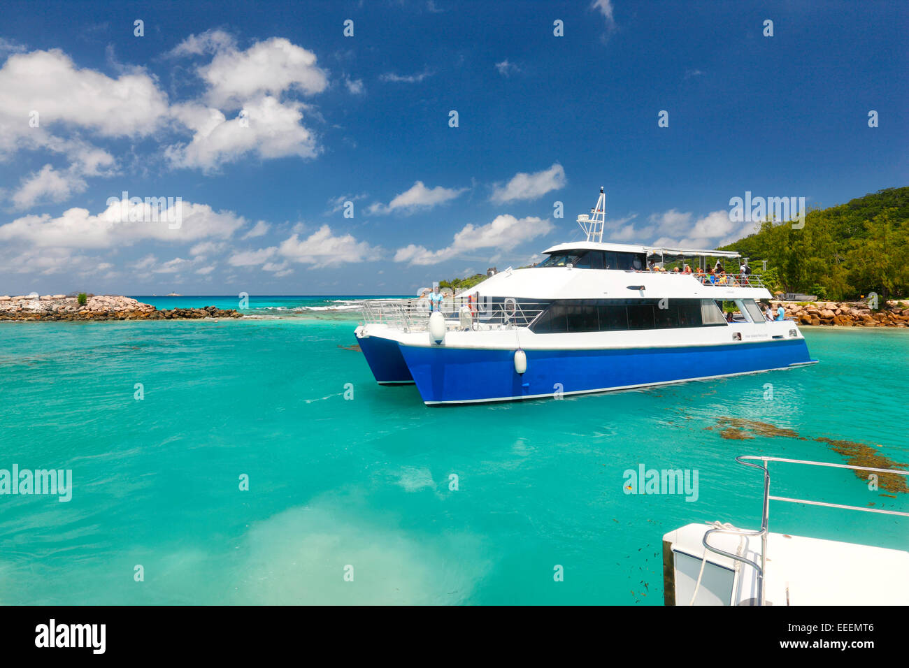 Ferry catamaran Seychelles, La Digue Banque D'Images