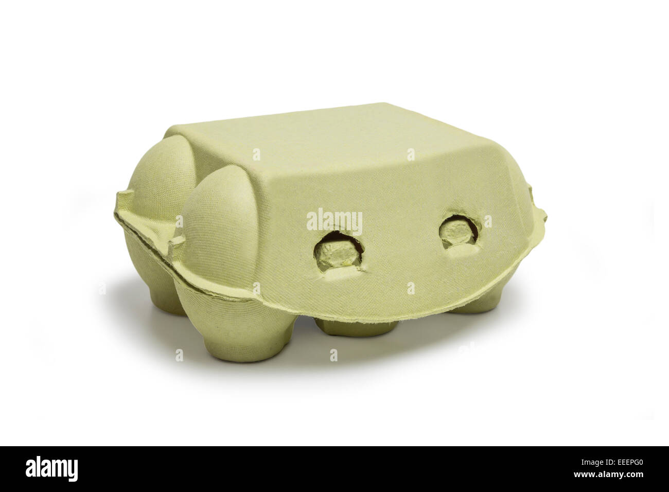 Box fermé d'oeufs isolé sur fond blanc Banque D'Images