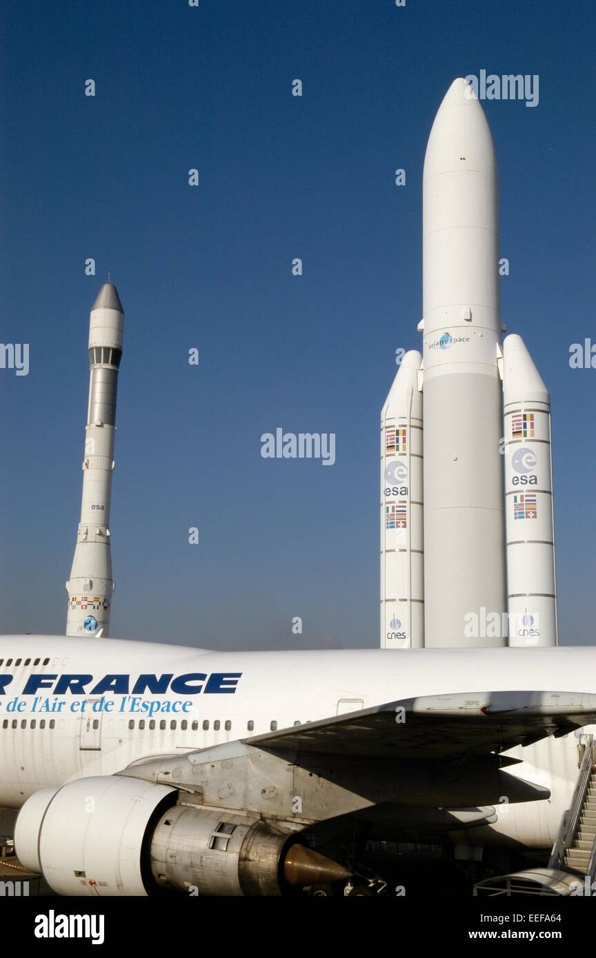 Des fusées Ariane exposés au Musée de l'aéronautique à l'aéroport de Paris Le Bourget Banque D'Images