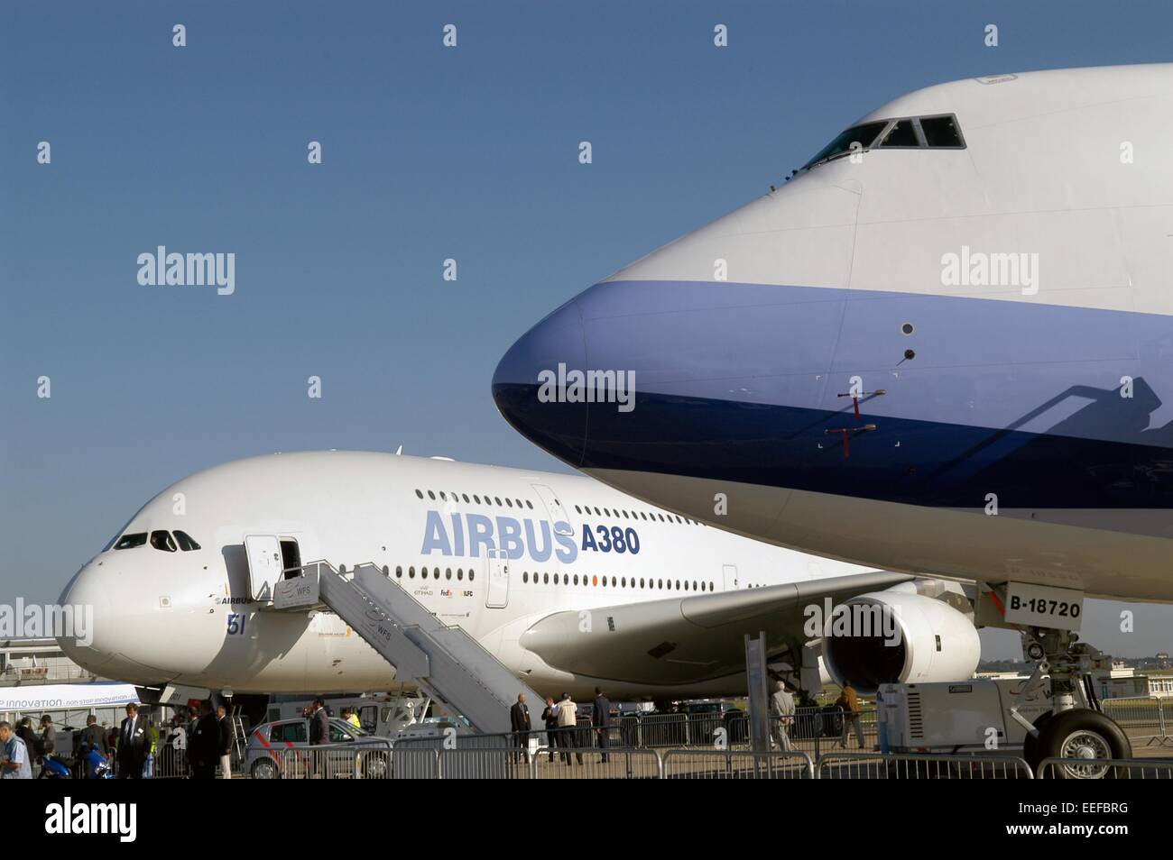 Un Airbus 380 et Boeing 747 avions de ligne Banque D'Images