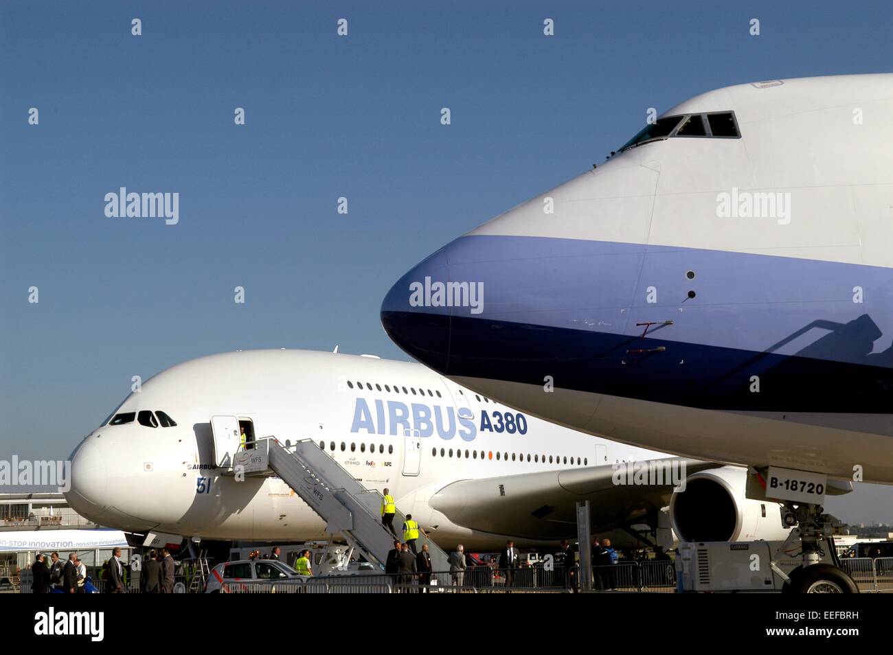 Un Airbus 380 et Boeing 747 avions de ligne Banque D'Images