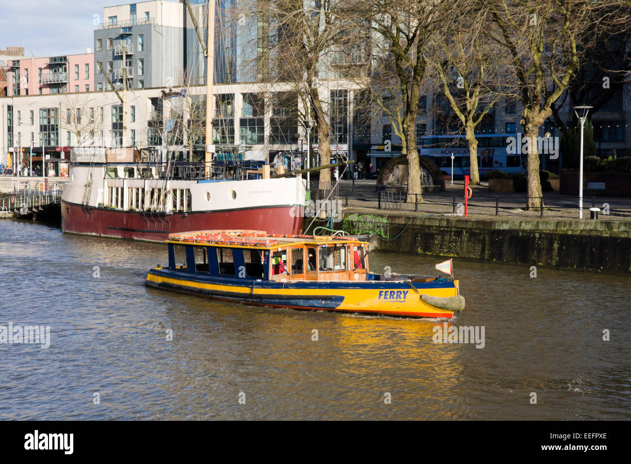 Le centre-ville de Bristol Bordeaux quay et le Bristol ferry Banque D'Images
