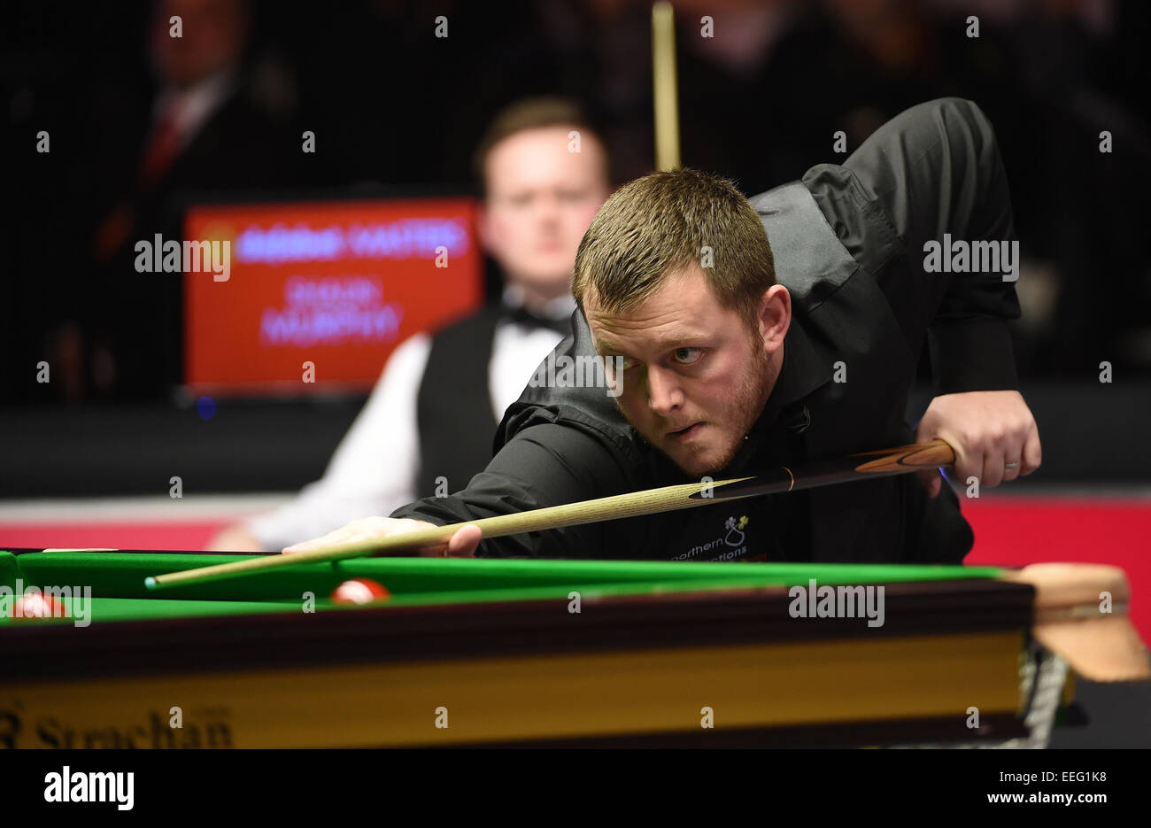 Alexandra Palace, Londres, Royaume-Uni. 17 Jan, 2015. Demi-finale du Masters Snooker. Allen en action contre action Crédit : Shaun Murphy Plus Sport/Alamy Live News Banque D'Images