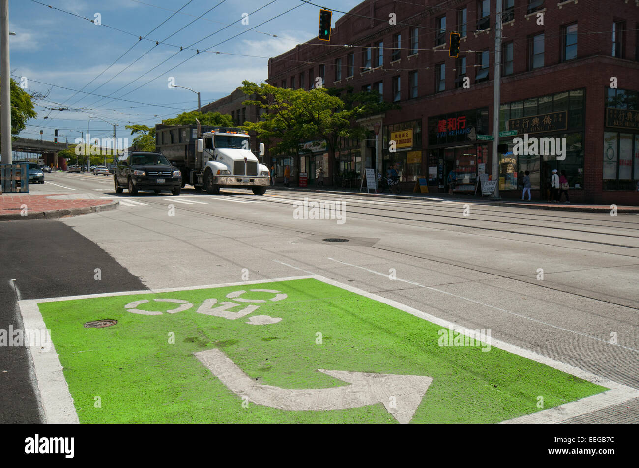 Vélo vert fort marquage routier, South Jackson Street, Seattle, USA Banque D'Images