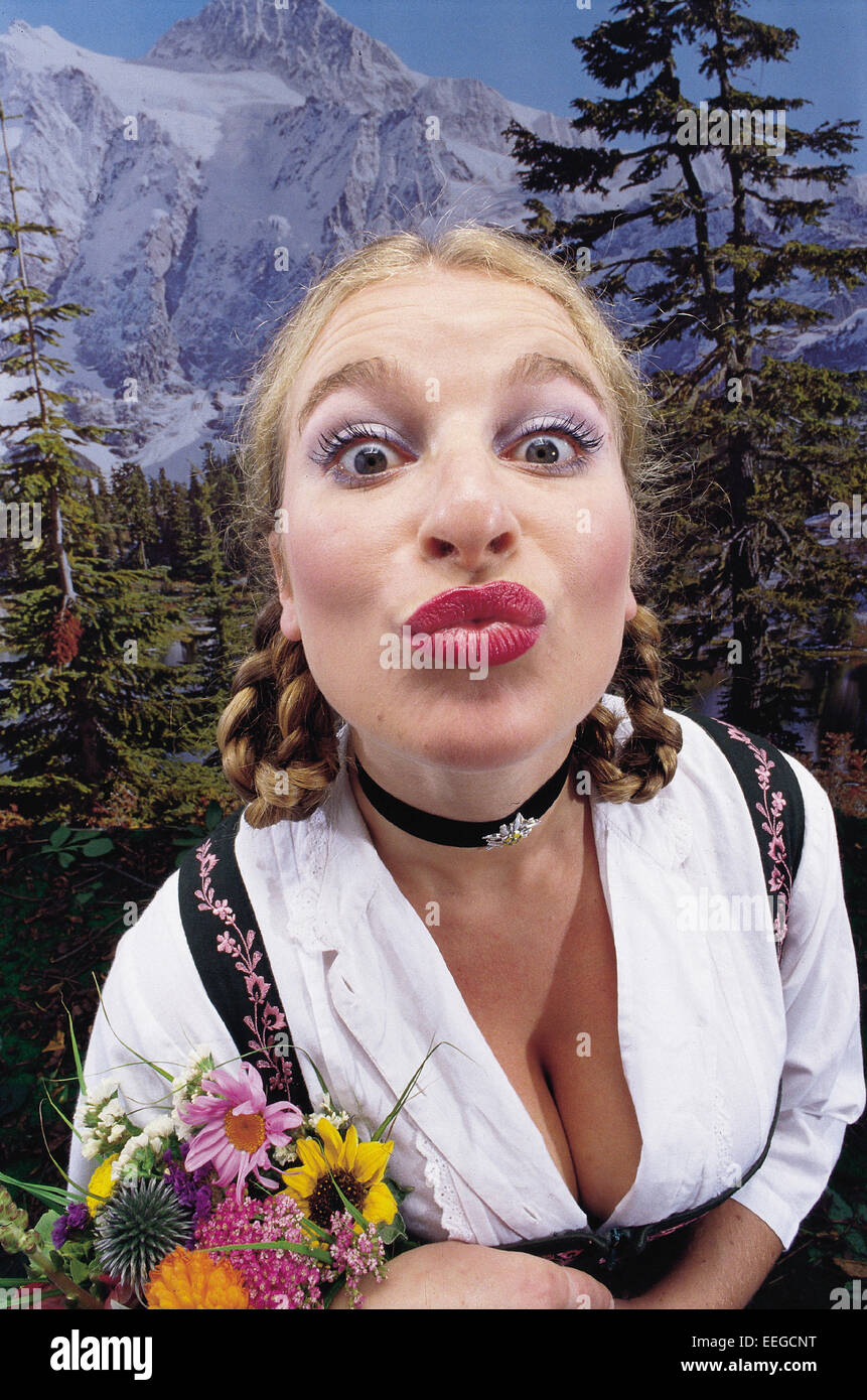 Hambourg, Allemagne, woman in dirndl fait baiser la bouche Banque D'Images