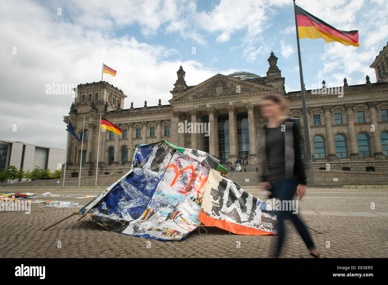 Berlin, Allemagne, les refuges d'urgence faits de bâches de camion peint avant le régime Banque D'Images