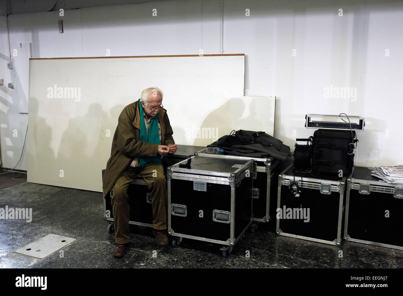 Thessalonique, Grèce. 18 janvier, 2015. Chef du Mouvement socialiste panhellénique (PASOK) Evangelos Venizelos traite de partisans et membres du parti au cours de sa pré-rassemblement électoral. Credit : Konstantinos Tsakalidis/Alamy Live News Banque D'Images